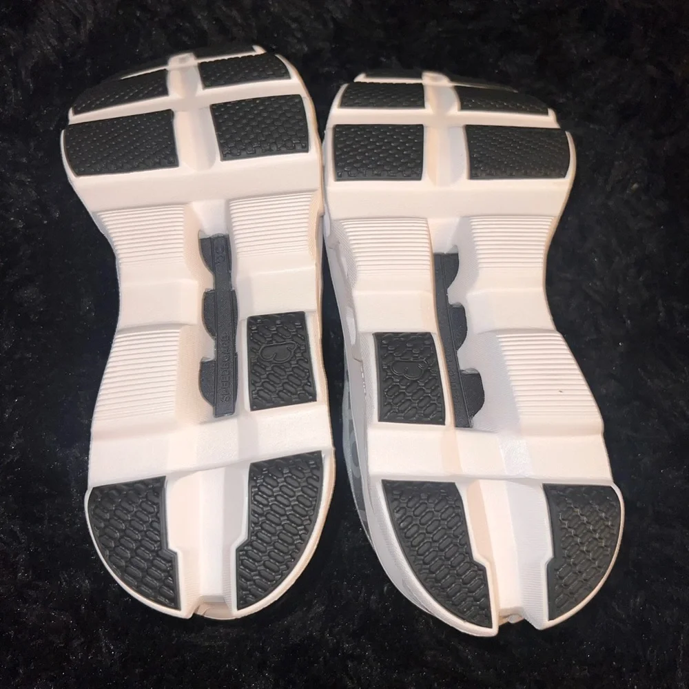 COPY - Cloud Monster Women’s Size 10.5 - Picture 10 of 10